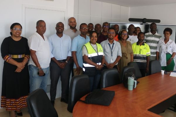 Imagen de portada - Enapor-Ports of Cape Verde Trains Employees in Port Platforms