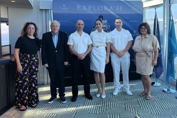 Imagen de portada - Explora II, Explora Journeys' second ship, arrives for the first time in Mykonos