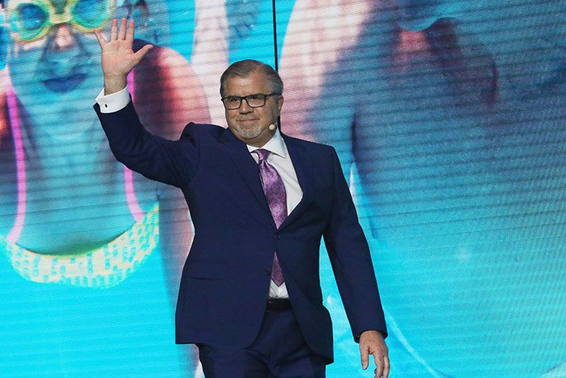 Imagen de portada - Frank Del Rio Demanda a Norwegian Cruise Line Holdings por Acuerdo de Consultoría