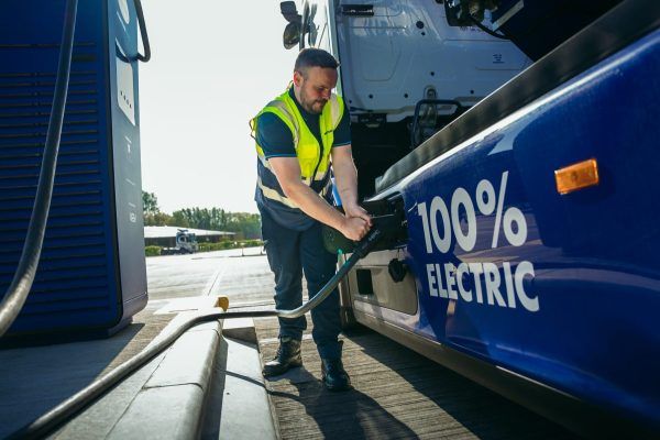 Imagen de portada - Freeport East Invests in Electric Charging Hub at Port of Felixstowe