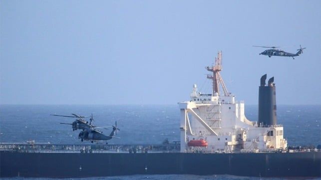 Imagen de portada - Fuerzas estadounidenses abordan un petrolero apátrida sancionado que transportaba petróleo iraní