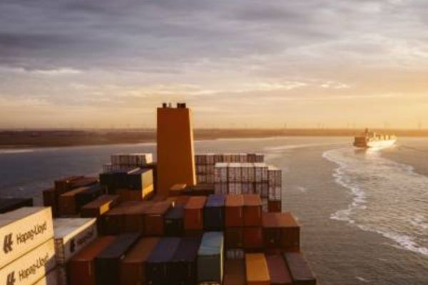 Imagen de portada - Hapag-Lloyd Announces Amazon Drought Surcharge from September