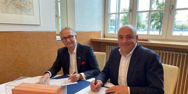 Imagen de portada - Hapag-Lloyd and DP World Expand Alliance for Terminals in Five African Ports