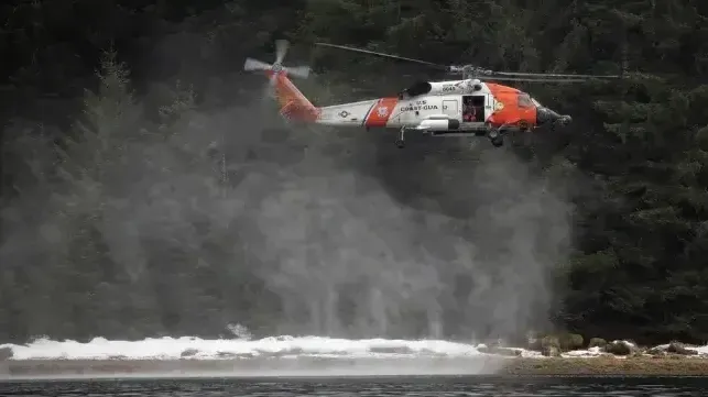 Imagen de portada - Helicóptero SAR de la Guardia Costera de EE. UU. se estrella cerca de Sitka, Alaska