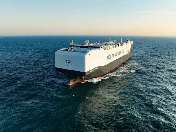 Imagen de portada - Höegh Autoliners Orders Six Aurora Class Vessels with LNG Propulsion by 2031