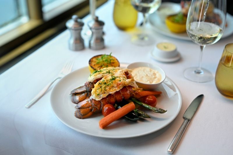 Imagen de portada - Holland America presenta la 'Cena de Despedida' para la última noche de viaje