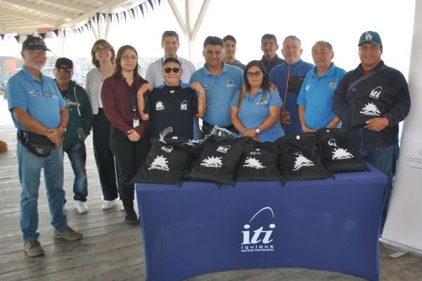 Imagen de portada - ITI Delivers Clothing to Iquique Boatmen