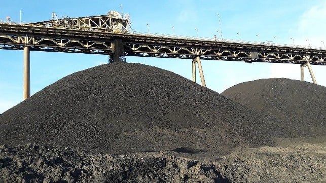 Imagen de portada - Indonesia Impone Controles a la Exportación de Materias Primas para Combatir la Evasión Fiscal