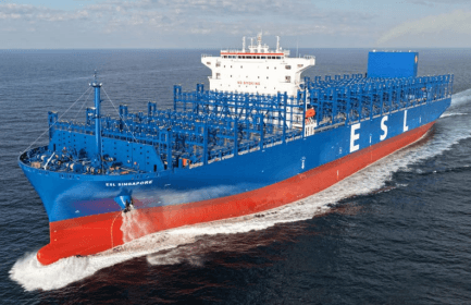 Imagen de portada - Jiangnan Changxing Shipyard Delivers 14,170 TEU Capacity Vessel to Peter Döhle Group