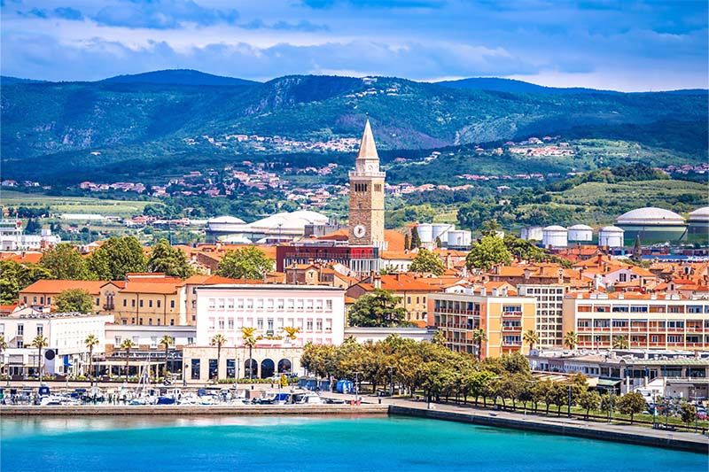Imagen de portada - Koper Emerge como una Alternativa Económica a Venecia para los Viajeros de Cruceros