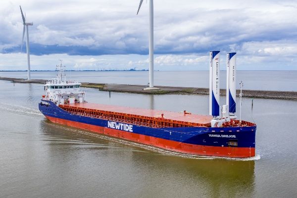 Imagen de portada - Leonhardt & Blumberg Installs VentoFoils on First Ship of New Series