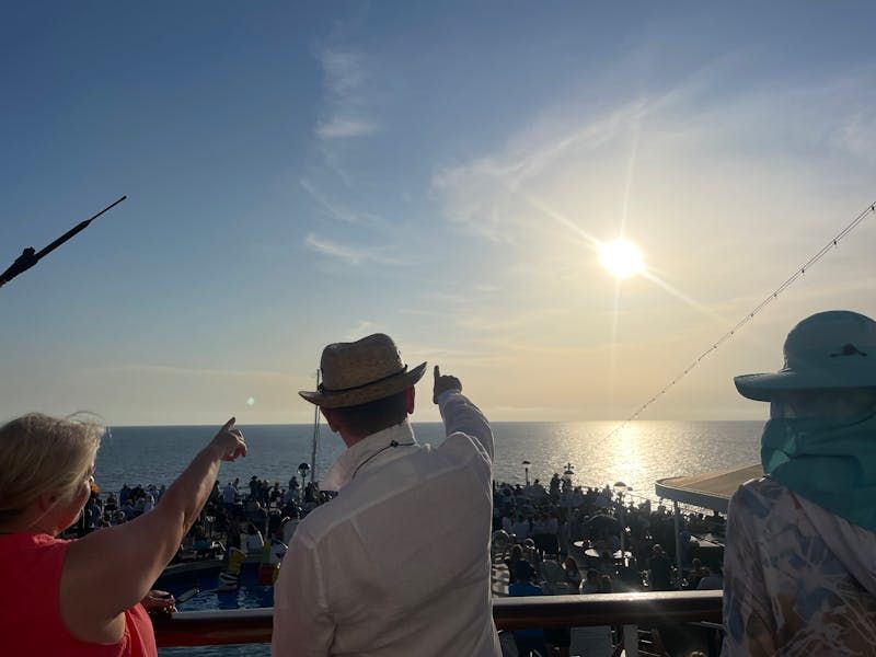 Imagen de portada - Líneas de Cruceros Planean Viajes para el Eclipse Solar de 2027 en el Mediterráneo y el Norte de África
