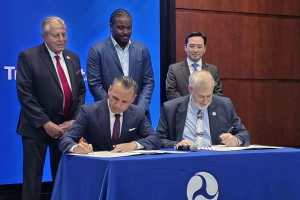 Imagen de portada - Long Beach Signs Memorandum with Marad to Study Nuclear Propulsion in Ships