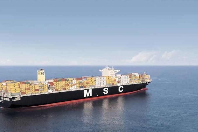 Imagen de portada - MSC Resumes Four Services Through Suez Canal to Europe