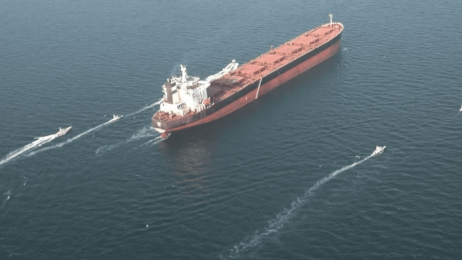 Imagen de portada - Macron Prioritizes Restoring Freedom of Navigation in the Strait of Hormuz