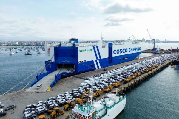 Imagen de portada - Manta Unloads 5,335 Vehicles in Record Ro-Ro Operation