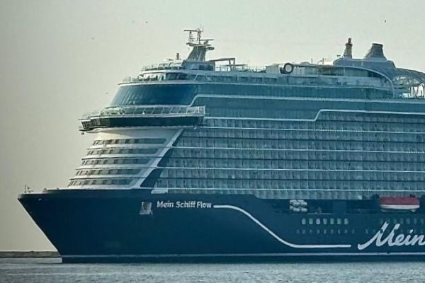 Imagen de portada - Mein Schiff Flow of TUI Cruises Makes First Call at Port of Cagliari