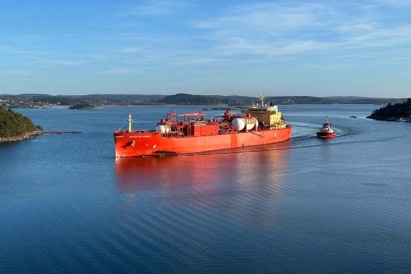 Imagen de portada - Navigator commissions Everllence for the conversion of two ships to ethane propulsion