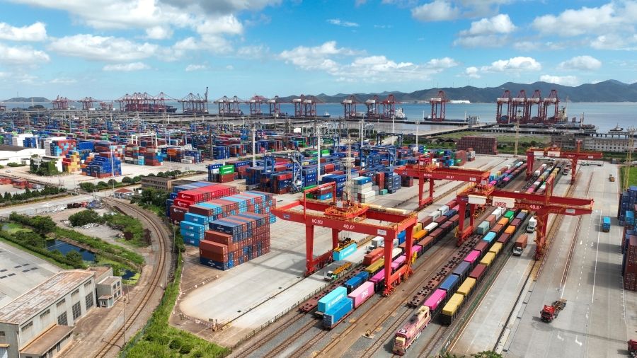 Imagen de portada - Ningbo-Zhoushan Reaches 8,500 TEU Daily in Sea-Rail Intermodal Transport