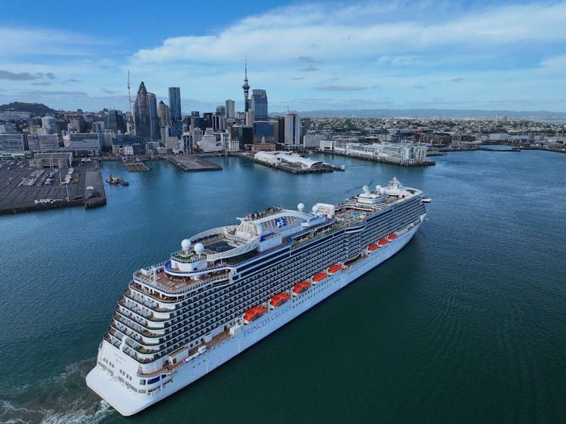Imagen de portada - Nueva Zelanda en Riesgo de Perder Capacidad de Cruceros sin Acción Urgente