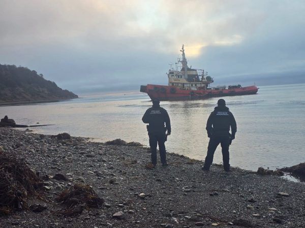 Imagen de portada - Offshore Tug Allipén Stranded North of Punta Arenas