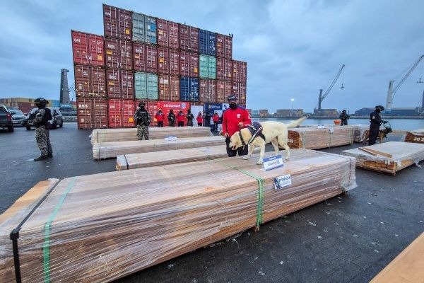 Imagen de portada - Over 100 Tons of Drugs Detected in Shipments at Ports of Arica, Valparaíso, and San Antonio