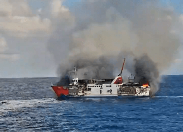 Imagen de portada - Over 200 People Rescued from Burning Ferry in Indonesia