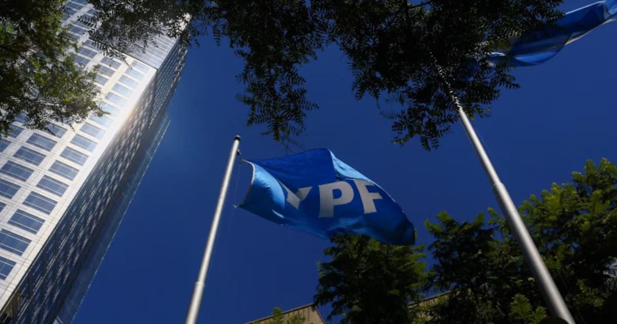 YPF avanza con el “split” de sus acciones para ampliar el acceso de nuevos inversores