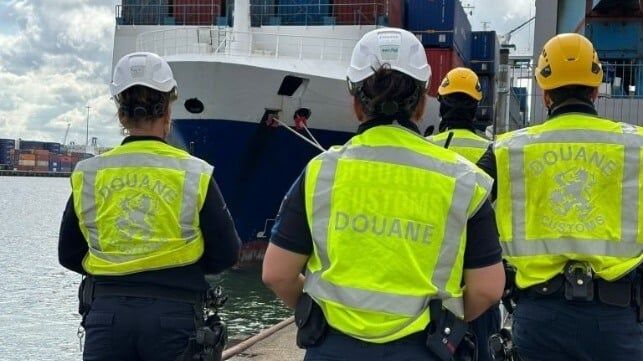 Imagen de portada - Países Bajos arresta a capitán y detiene contenedores que violan las sanciones rusas