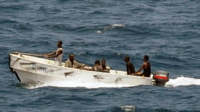 Imagen de portada - Petrolero Cerca de Somalia Realiza Disparos de Advertencia para Ahuyentar Aproximación Sospechosa