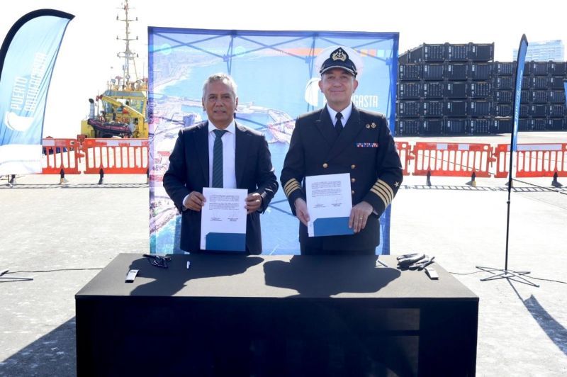 Imagen de portada - Port of Antofagasta Signs Agreement with Cimar for Navigation Simulation