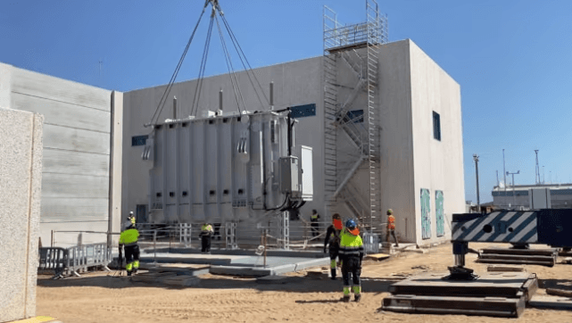Imagen de portada - Port of Barcelona Installs 80MVA Transformer for Electrical Substation