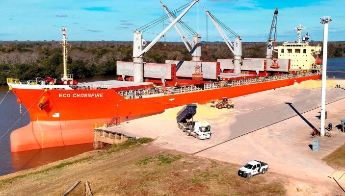 Imagen de portada - Port of Concepción del Uruguay Exports 12 Thousand Tons of Non-GMO Soy to Denmark