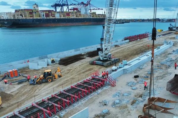 Imagen de portada - Port of Cotonou Carries Out Basin Expansion and Quay Renovation