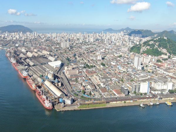 Imagen de portada - Port of Santos Begins Installation of Private 5G Network