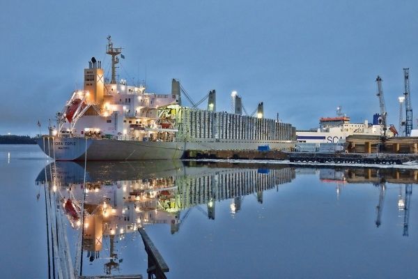 Imagen de portada - Port of Umea Registers 5% Growth in Cargo During First Half of 2026