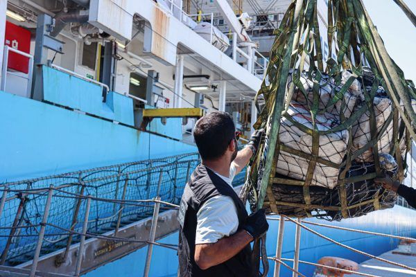 Imagen de portada - Portuguese Judicial Police Operation Seizes 5 Tons of Cocaine on Ship