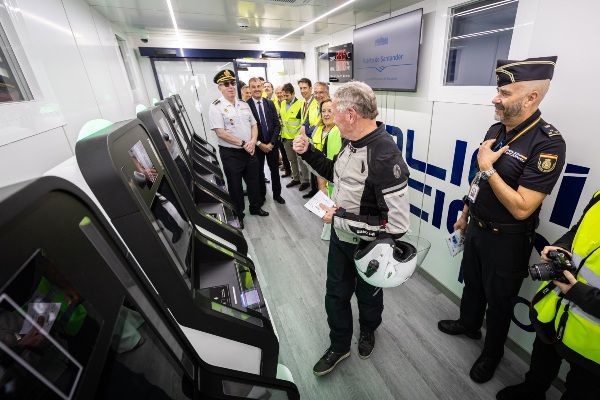 Imagen de portada - Puerto de Santander culmina implementación de nuevo sistema automatizado de entradas y salidas para pasajeros de fuera de la UE
