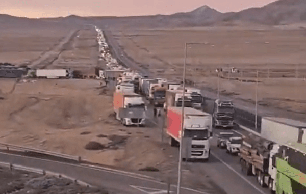 Imagen de portada - Route 5 North: Escorted Convoy Operation for Supply Transport