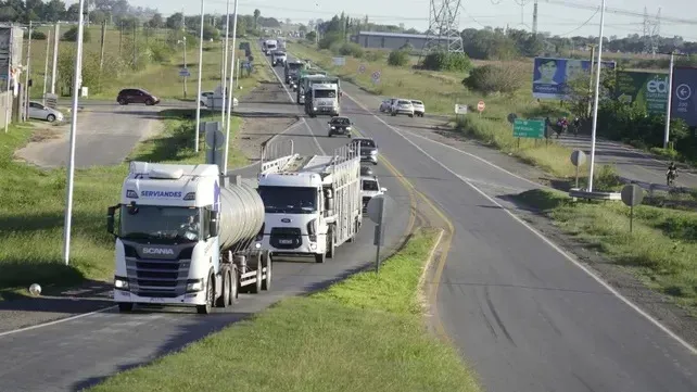 A menos de 24 horas de recibir la cesión de la Ruta A012, Provincia inicia la reparación