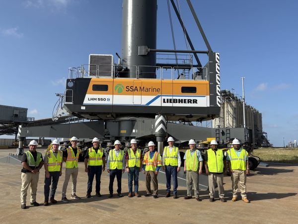 Imagen de portada - SSA Marine and Port of Gulfport Install Liebherr Hybrid Mobile Crane