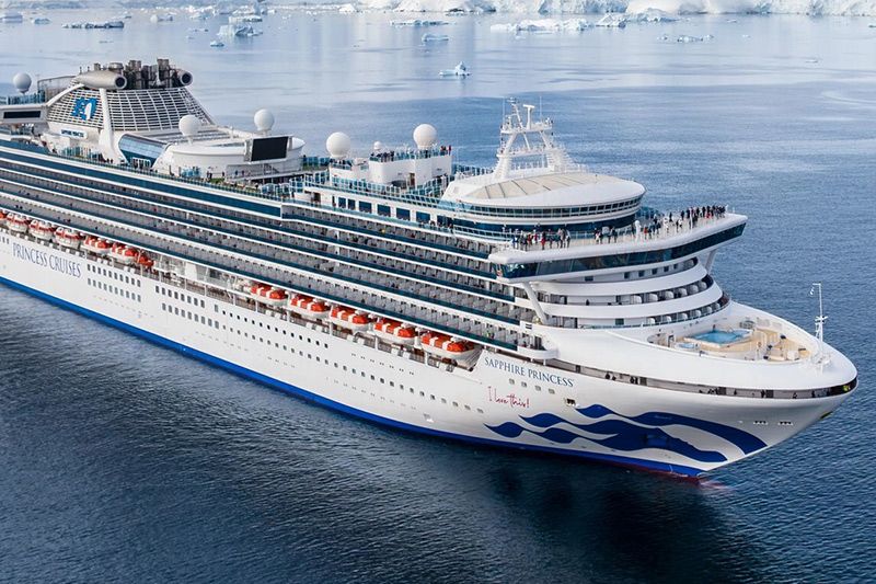 Imagen de portada - Sapphire Princess Llega a Boston para Cruceros por Canadá y Nueva Inglaterra