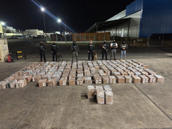 Imagen de portada - Seizure of 2.5 tons of cocaine in Puerto Bolívar destined for Europe