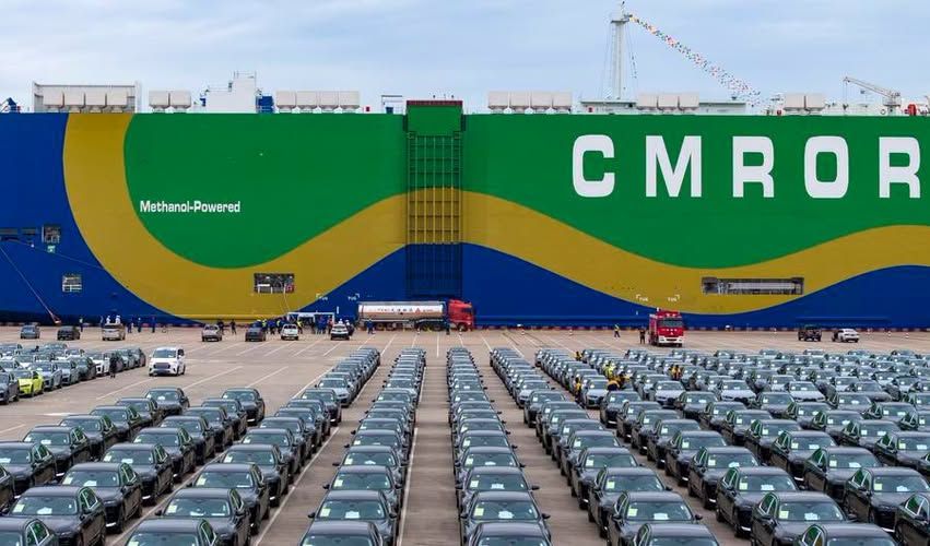 Imagen de portada - Shanghai Carries Out Record 8,000-Ton Green Methanol Operation for Ships