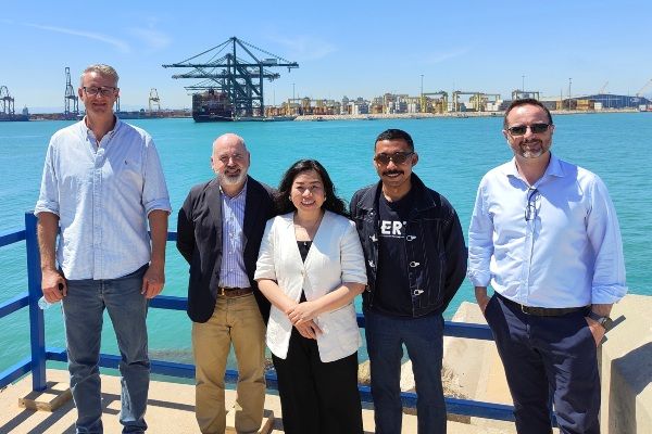 Imagen de portada - Singapore Maritime Innovation Hub Pier71 Visits Valenciaport to Explore Synergies with Opentop