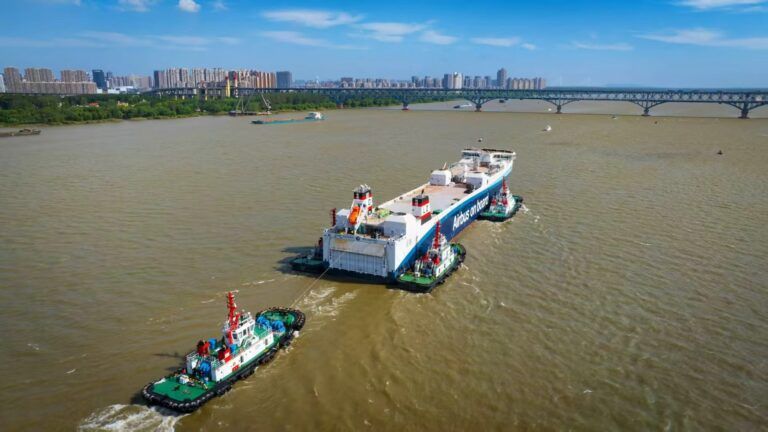 Imagen de portada - Spirit of Toulouse Begins Rotor Installation in Shanghai