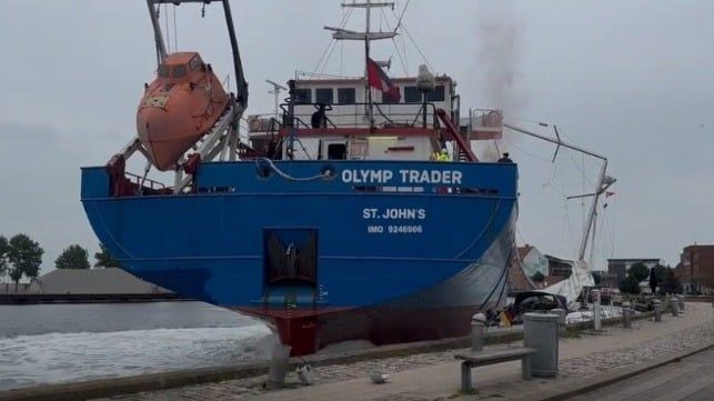 Imagen de portada - Timonel Acusado de "Conducir Ebrio" Tras Chocar con Velero y Muelle