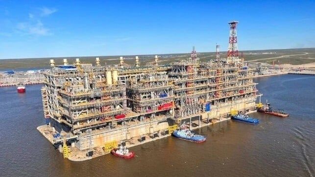 Imagen de portada - TotalEnergies Obtiene Aprobación del Kremlin para Vender Participación en Arctic LNG 2