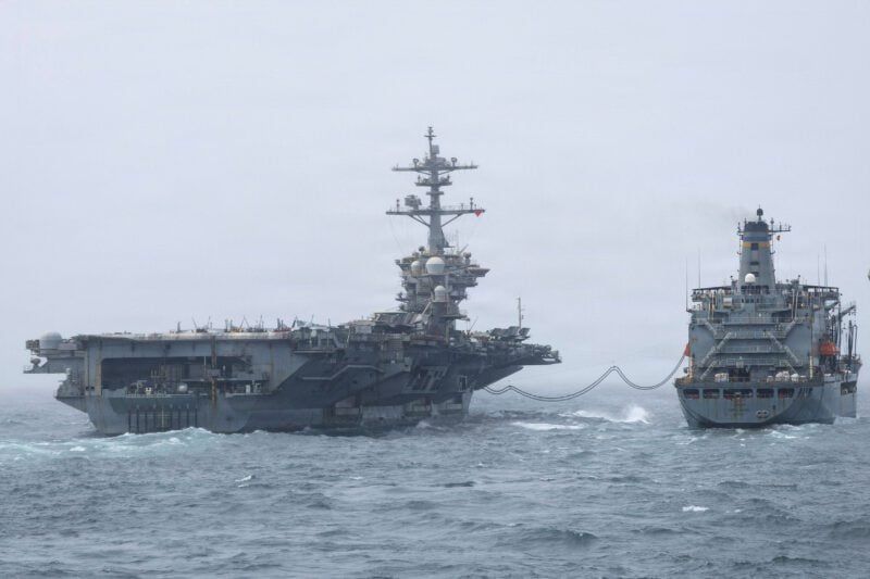 Imagen de portada - US Energy Chief Says Navy To Defend Hormuz Until Iran Backs Down