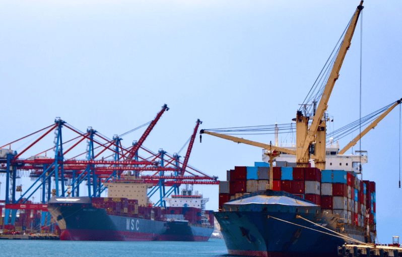 Imagen de portada - Venezuela: Puerto de La Guaira atiende a tres portacontenedores de manera simultánea